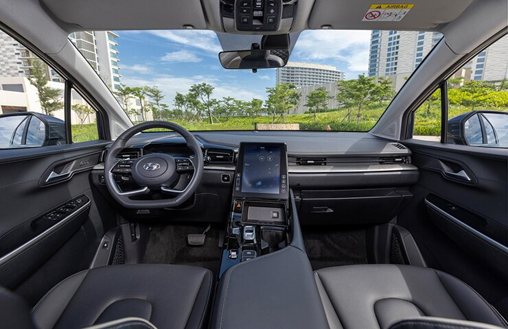 Nội thất khoang lái Hyundai Custin