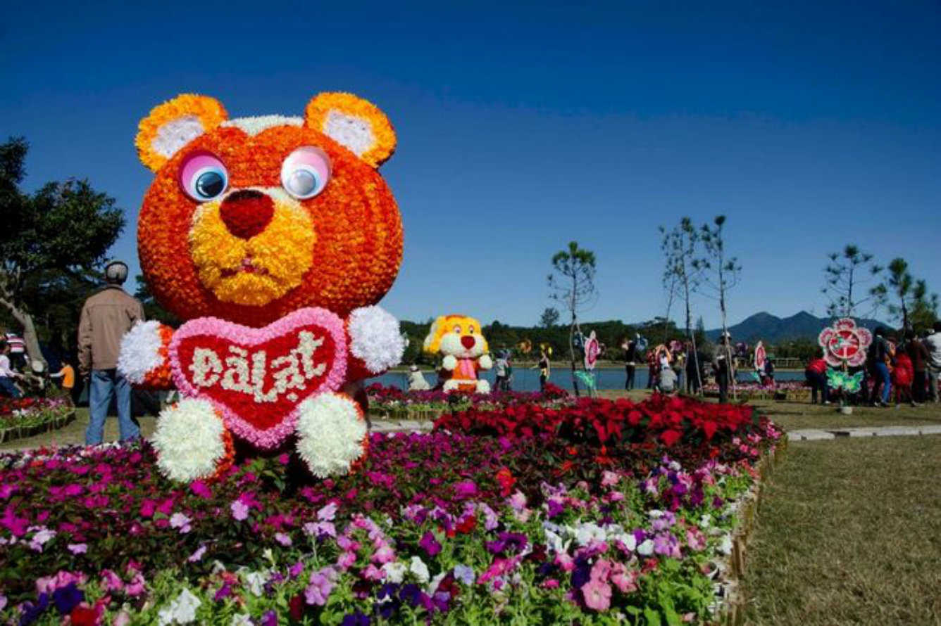 namthientravel.com.vn-wp-content-uploads-2022-12-_ron-rang-le-hoi-hoa-da-sac-mau-festival-hoa-da-lat-3854-1.jpg
