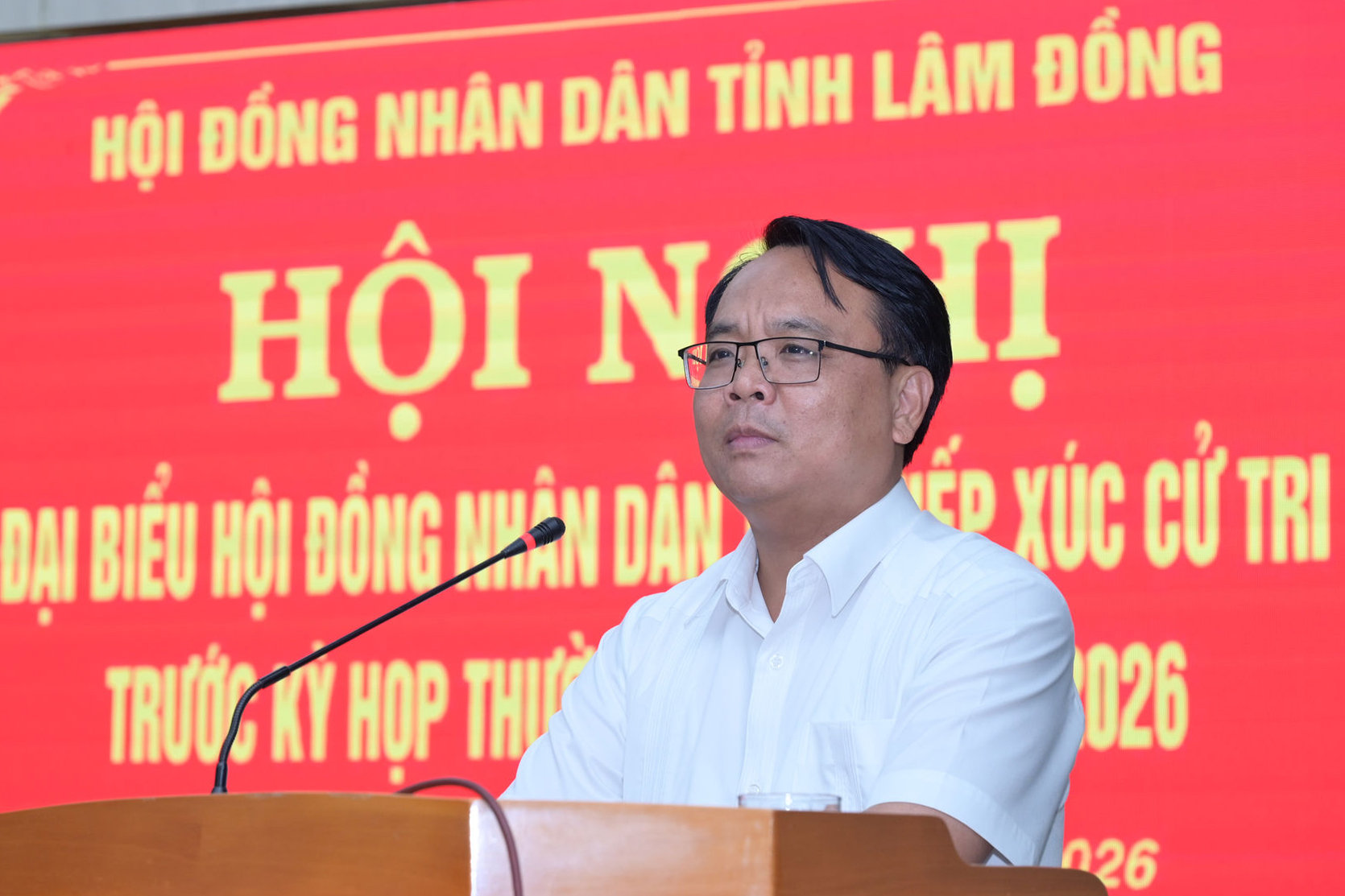 pho-bi-thu-thuong-truc-tinh-uy-dang-hong-sy-tra-loi-cac-kien-nghi-thuoc-tham-quyen(1).jpg