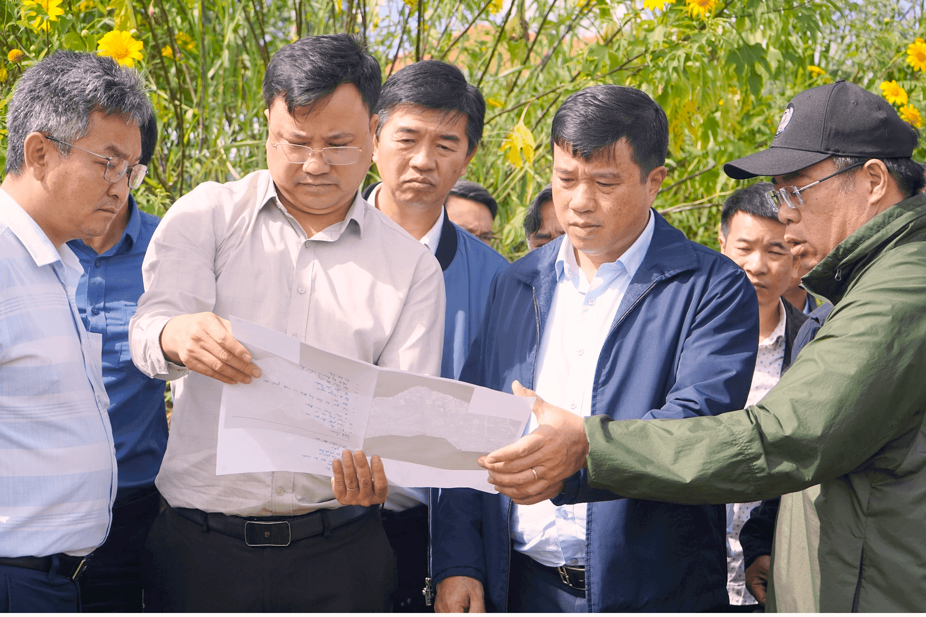 Ủy viên Ban Chấp hành Trung ương Đảng, Bí thư Tỉnh ủy, Trưởng Đoàn ĐBQH khóa XV tỉnh Lâm Đồng Y Thanh Hà Niê Kđăm kiểm tra tiến độ Dự án Cải tạo và nâng cấp Quốc lộ 28B