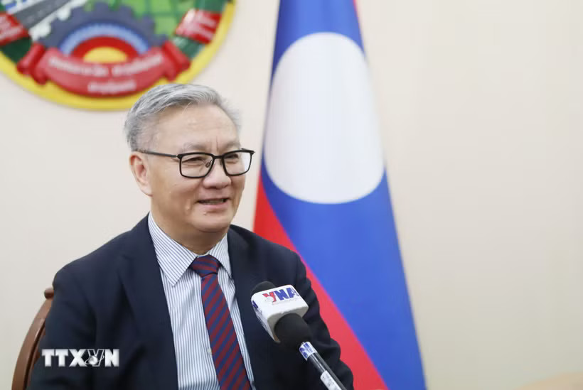 Phó Thủ tướng, Bộ trưởng Ngoại giao Lào Thongsavan Phomvihane trả lời phỏng vấn. (Ảnh: Xuân Tú/TTXVN)