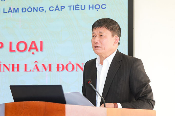 ong-nguyen-duy-hai-pho-truong-phong-giao-duc-tieu-hoc-so-giao-duc-va-dao-tao-bao-cao-tai-phien-hop-hoi-dong-tham-dinhjpg(1).jpg