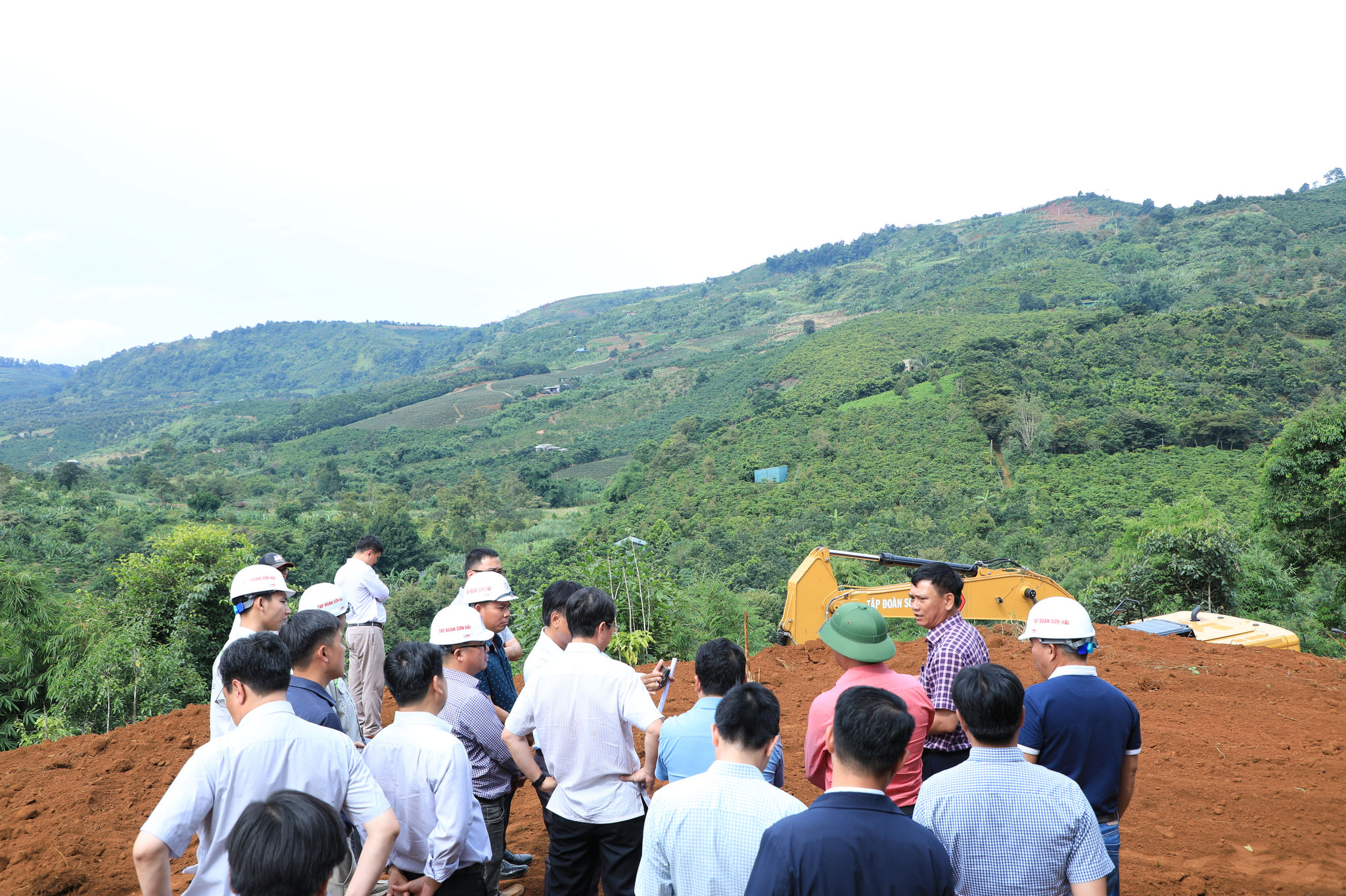 1 Lãnh đạo phường 2 Bảo Lộc kiểm tra khu vực giải phóng mặt bằng cao tốc Tân Phú - Bảo Lộc