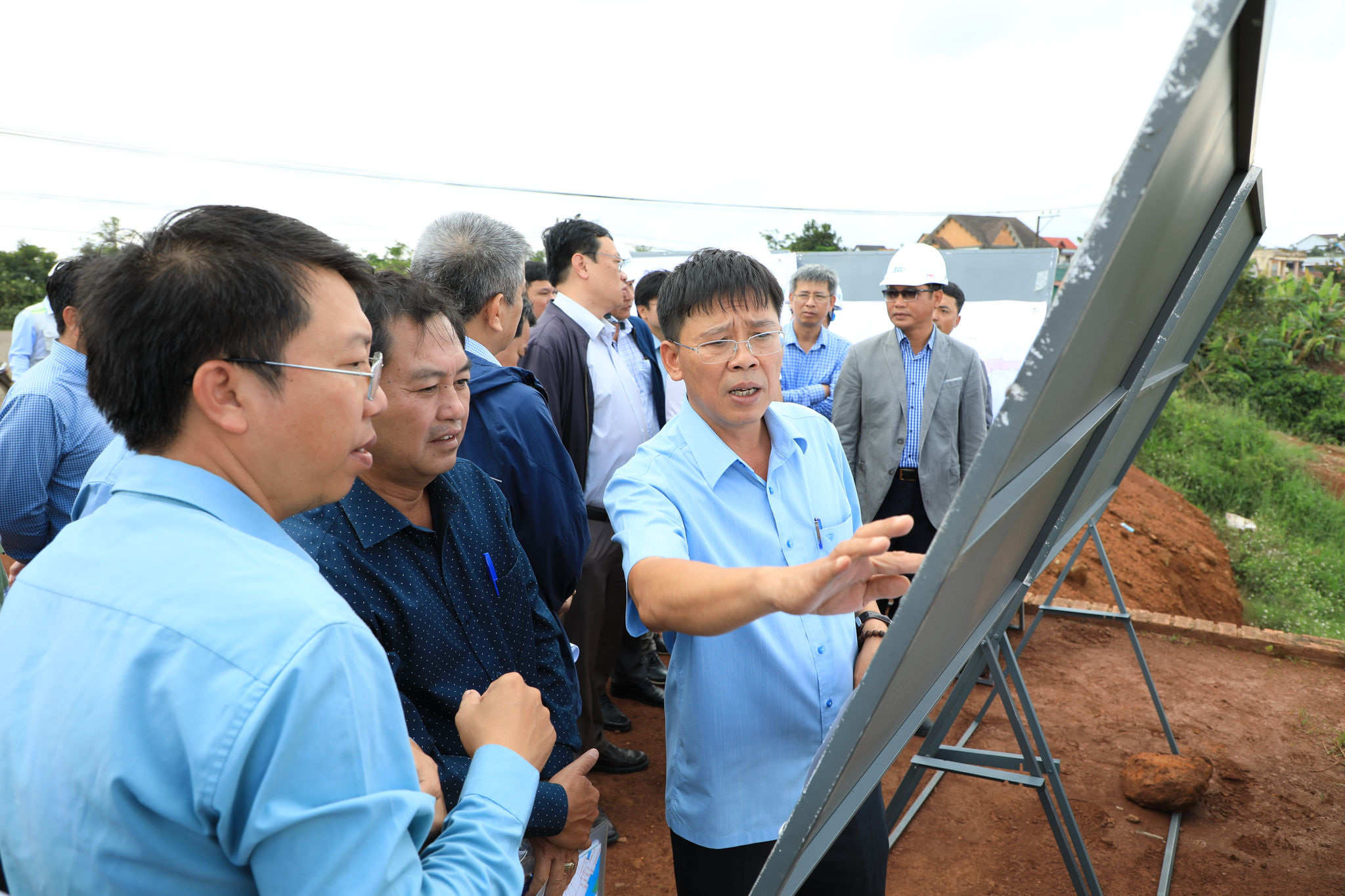 2 Lâm Đồng đang thay đổi mạnh mẽ theo hướng chú trọng kết quả, nâng cao trách nhiệm người đứng đầu