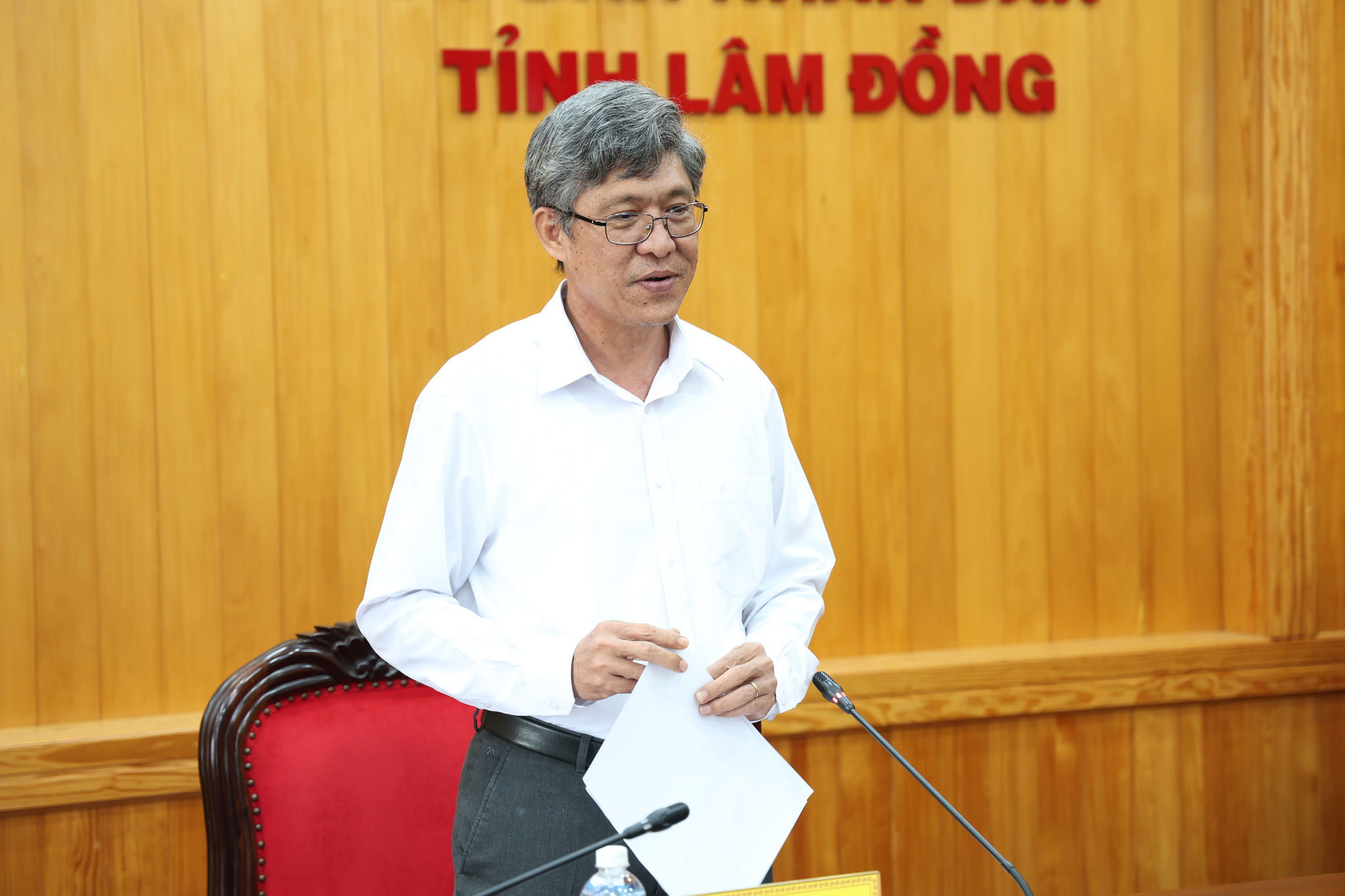 Phó Chủ tịch UBND tỉnh Nguyễn Minh phát biểu kết luân cuộc họp