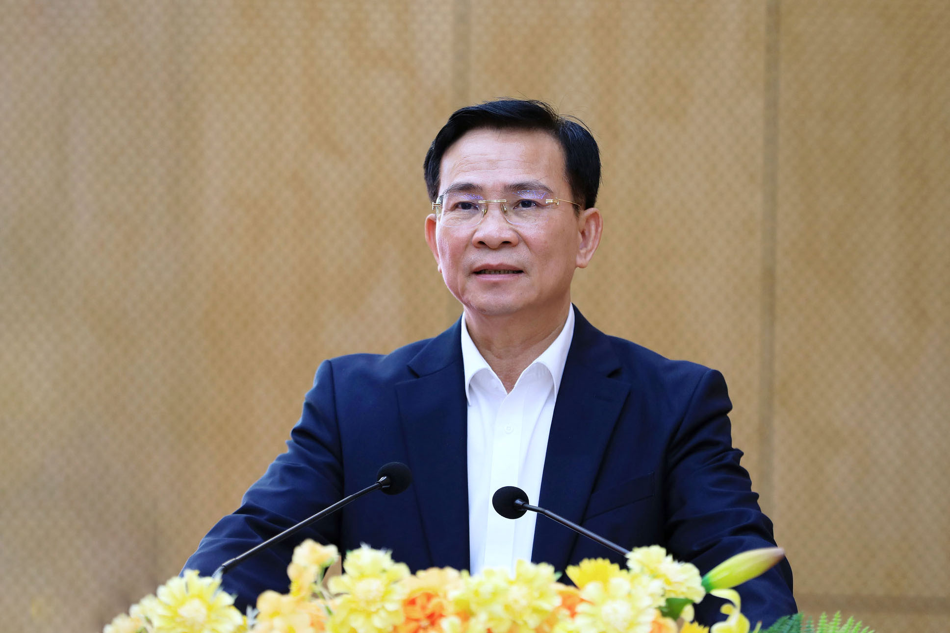3-uy-vien-ban-chap-hanh-trung-uong-dang-pho-bi-thu-tinh-uy-chu-tich-ubnd-tinh-lam-dong-ho-van-muoi.jpg