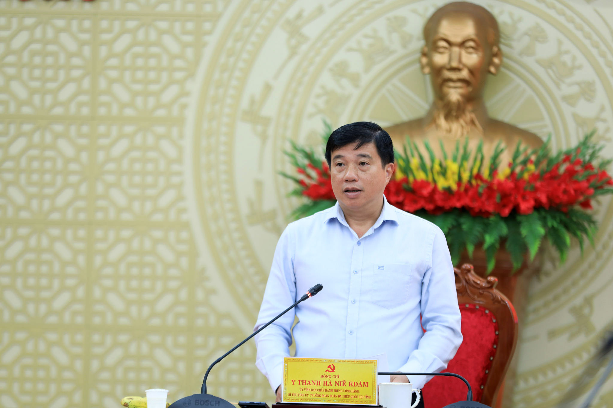Ủy viên Ban Chấp hành Trung ương Đảng, Bí thư Tỉnh ủy, Trưởng Đoàn ĐBQH tỉnh Lâm Đồng Y Thanh Hà Niê Kđăm
