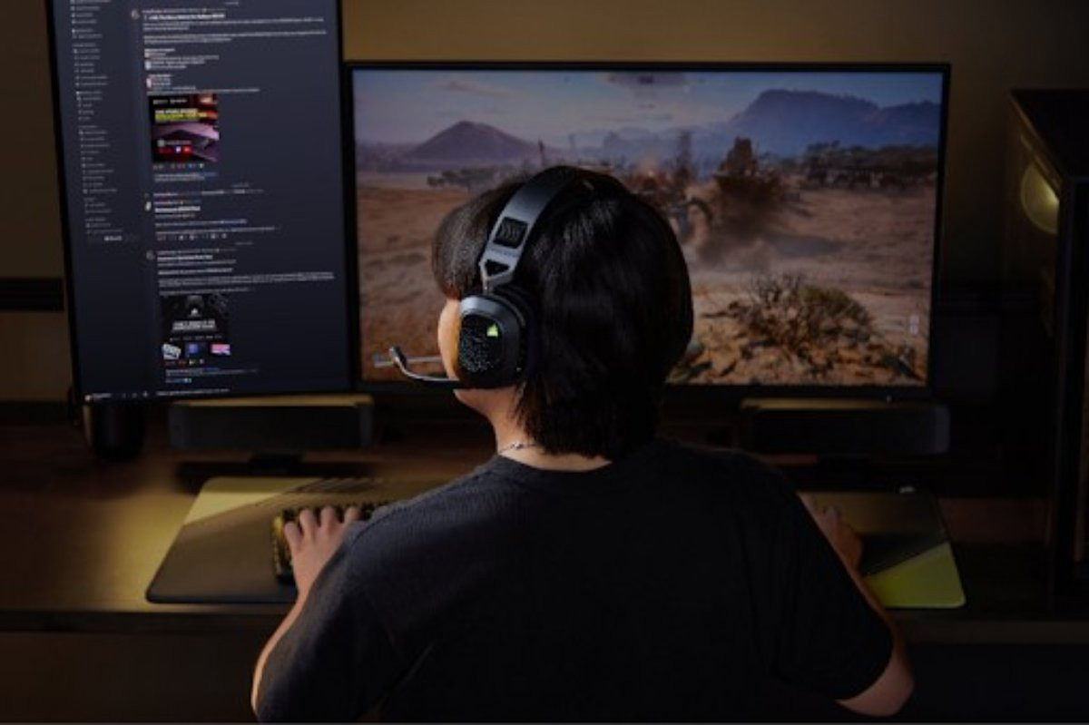 Tai nghe chơi game không dây CORSAIR HS80 v2 MAX WIRELESS