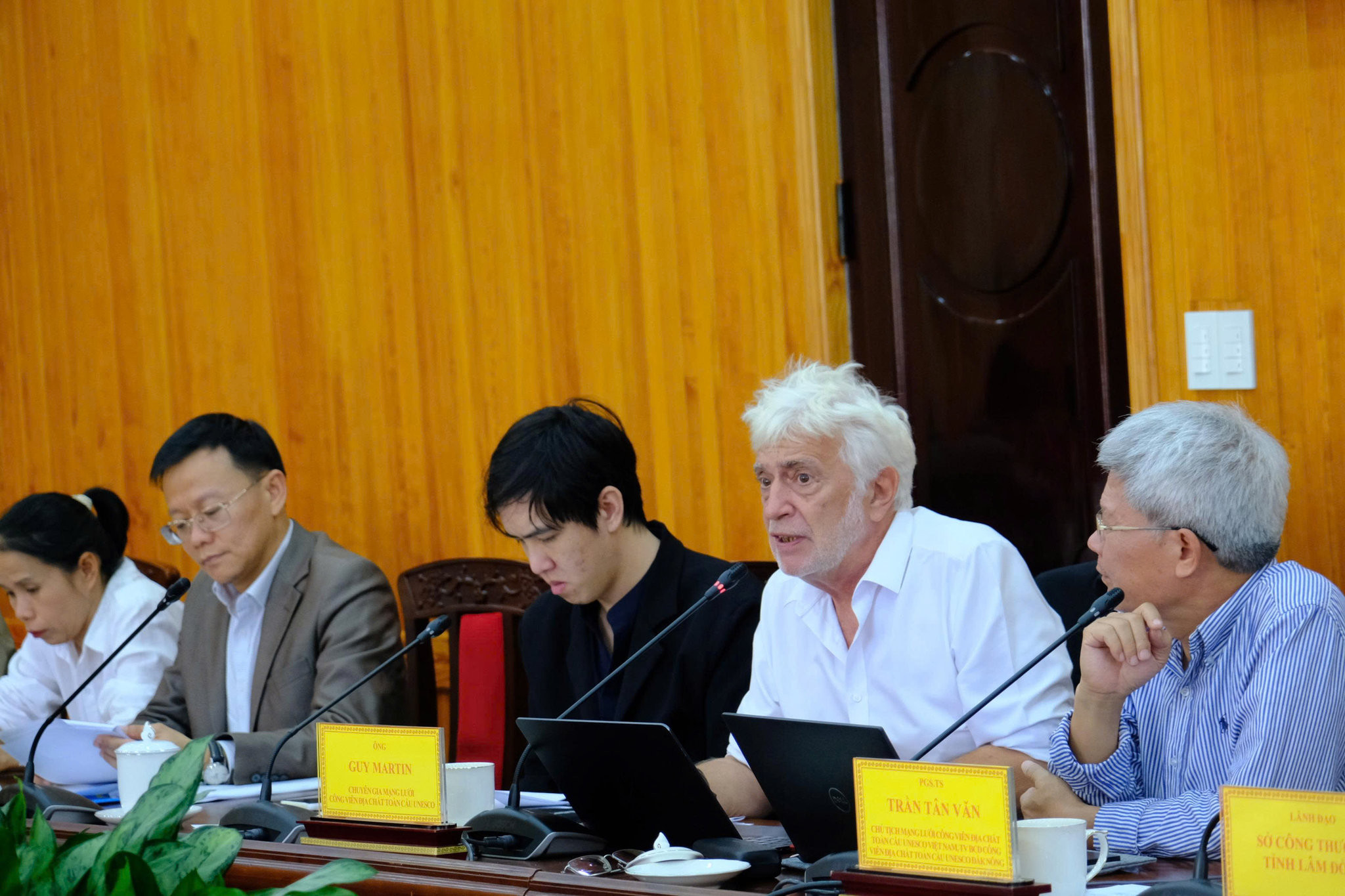 ong-guy-martini-ao-trang-cho-biet-can-phai-xac-dinh-ro-nhung-uu-tien-de-co-the-dat-trong-ky-tai-tham-dinh.jpg