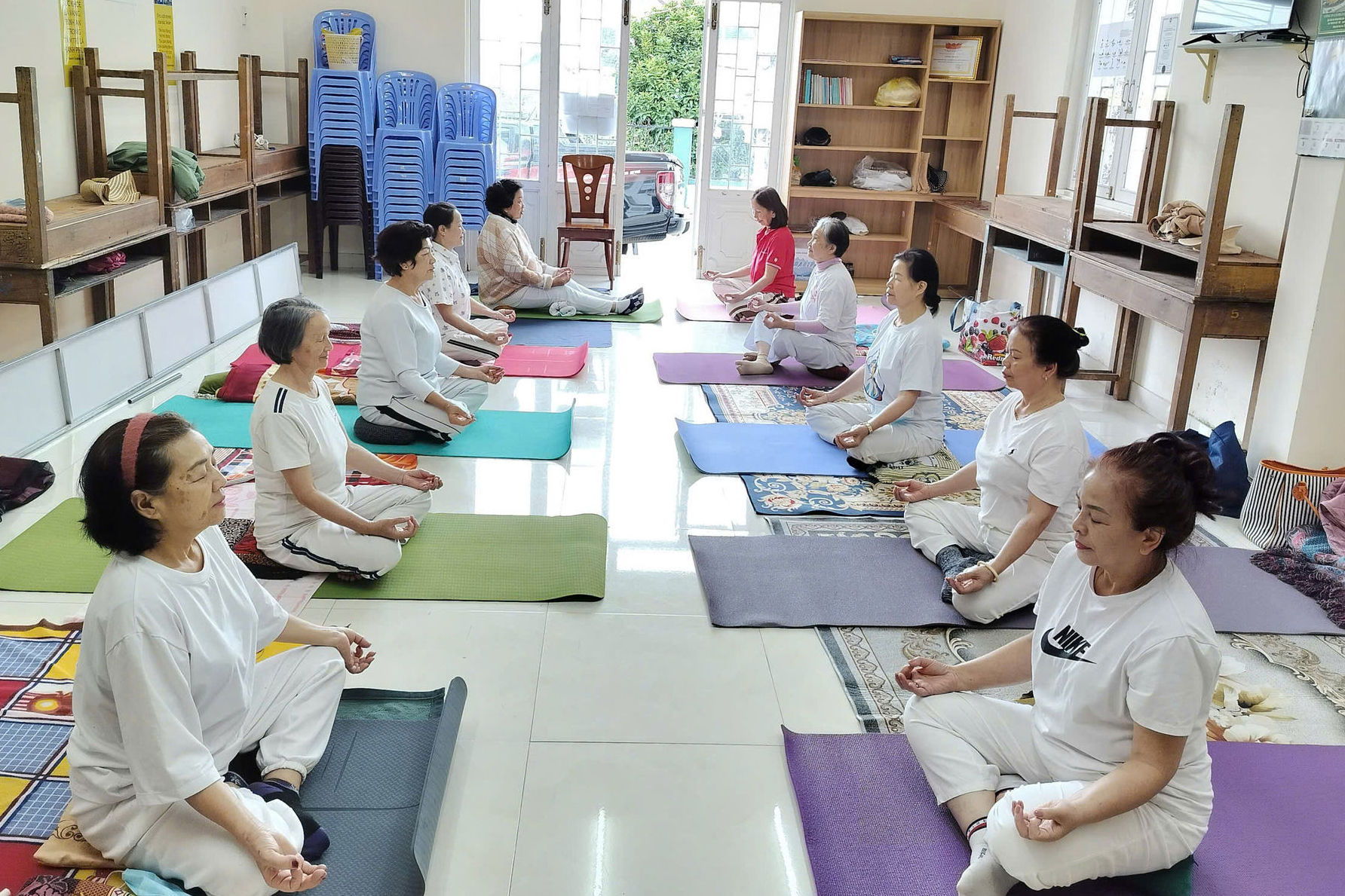yoga2(1).jpg