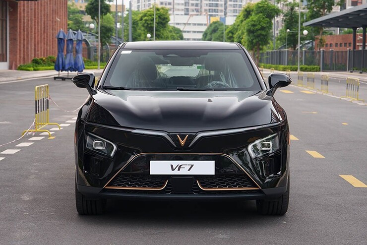 Thiết kế phần đầu xe VinFast VF 7