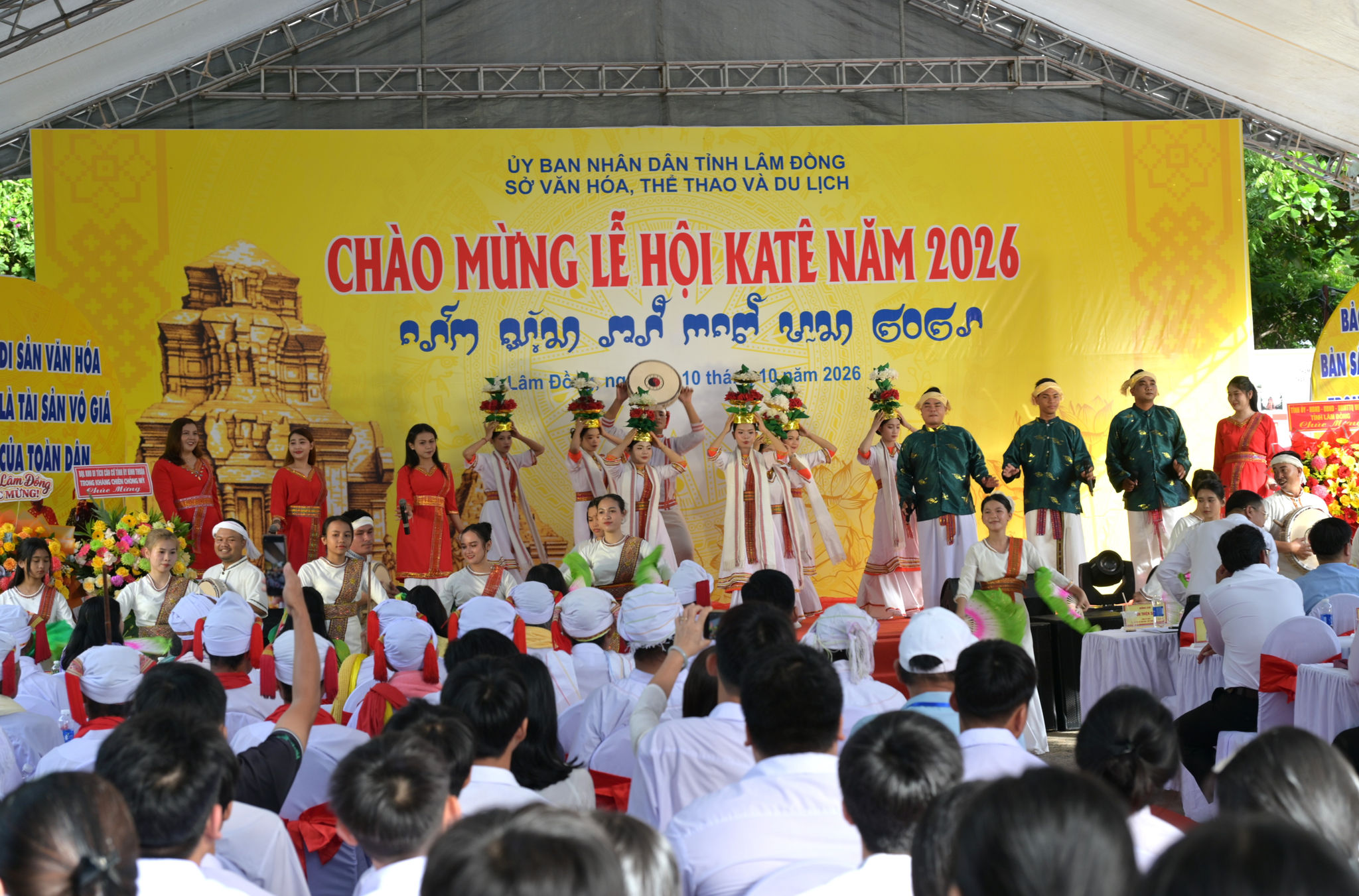 Toàn cảnh khai mạc Lễ hội Ka tê