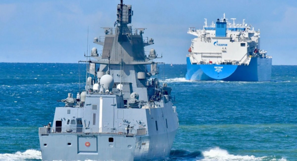 Khinh hạm Admiral Kasatonov hộ tống tàu chở LNG Portovyy