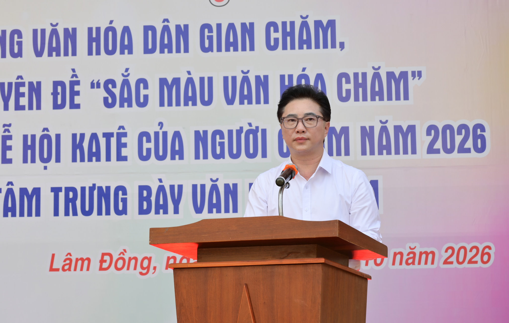 Ông Hoàng Ngọc Huy – Giám đốc Bảo tàng tỉnh Lâm Đồng phát biểu khai mạc