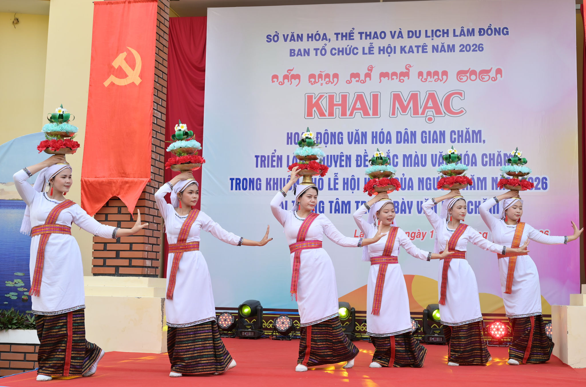 Tiết mục văn nghệ múa Chăm đặc sắc