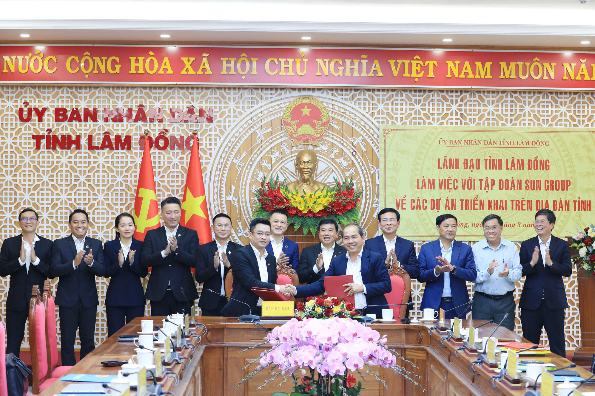 15-tap-doan-sun-group-va-tinh-lam-dong-ky-ket-hop-tac-du-an-cang-hang-khong-phan-thiet(1).jpg