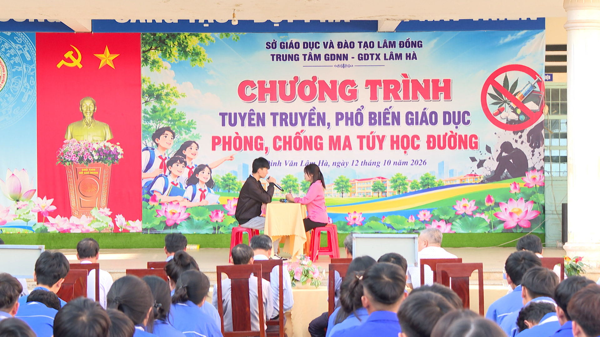 Hinh quay Dinh Van Lam Ha voi Quyen va Huong ngay 12 10 2026.00_01_46_23.Still006