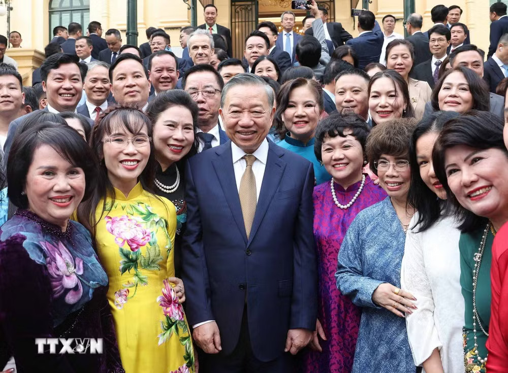 ttxvn_tong-bi-thu-chu-tich-nuoc-to-lam-gap-mat-doanh-nghiep-tieu-bieu-9082854-2.jpg