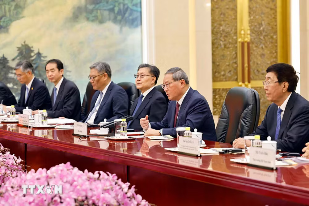 Thủ tướng Trung Quốc Lý Cường phát biểu tại cuộc hội kiến Chủ tịch Quốc hội Trần Thanh Mẫn. (Ảnh: Doãn Tấn/TTXVN) ttxvn_1210-chu-tich-quoc-hoi-tiep-thu-tuong-trung-quoc-ly-cuong-4.jpg