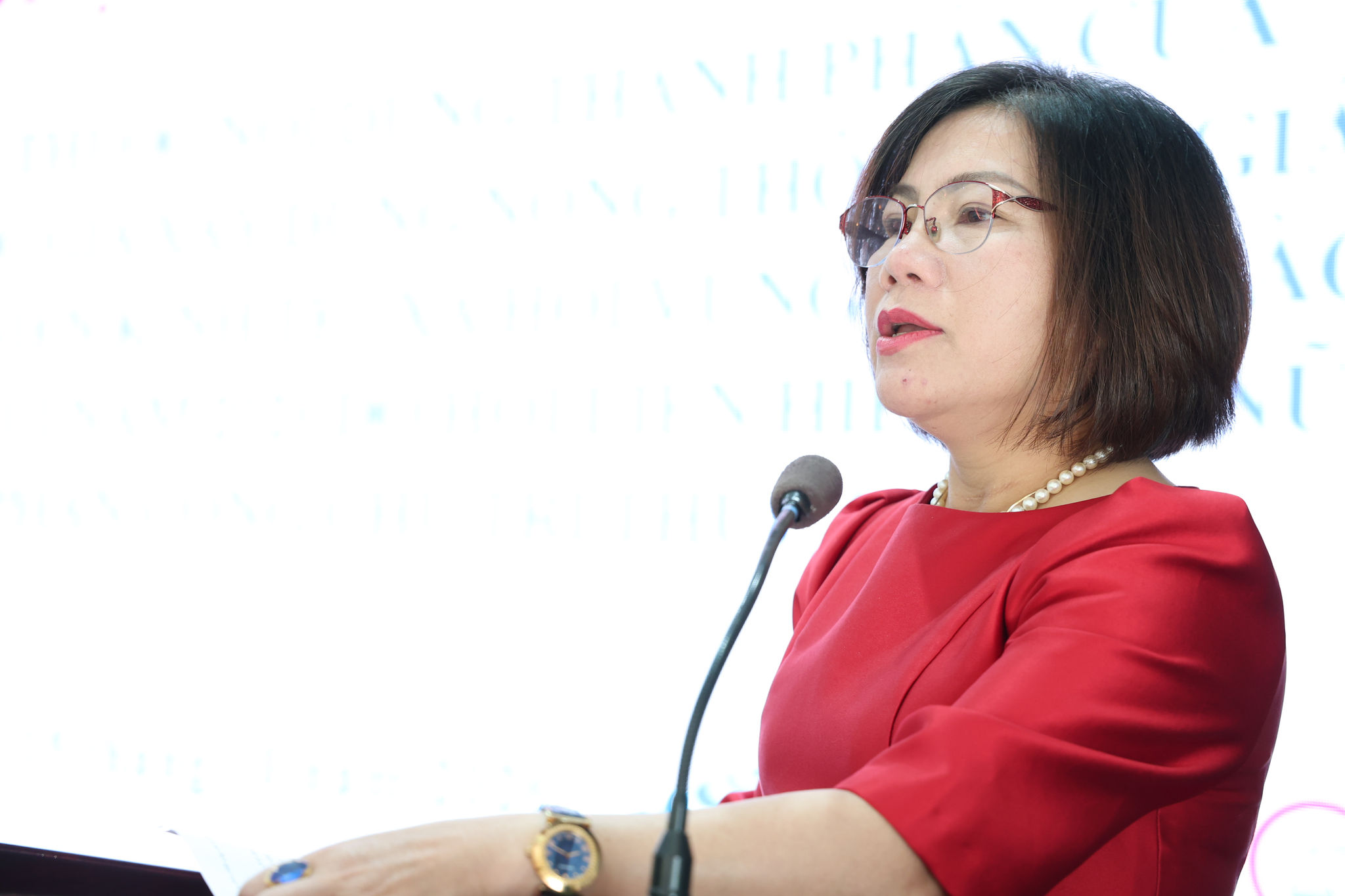 Phó Chủ tịch Hội Liên hiệp phụ nữ tỉnh, Trưởng Ban công tác phụ nữ Nguyễn Thị Phương Thảo phát biểu khai mạc