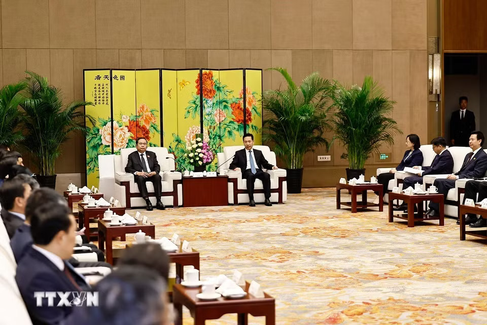 Chủ tịch Quốc hội Trần Thanh Mẫn tiếp Bí thư Tỉnh ủy, Chủ nhiệm Ủy ban Thường vụ Nhân đại tỉnh Thiểm Tây (Trung Quốc) Triệu Nhất Đức. (Ảnh: Doãn Tấn/TTXVN)