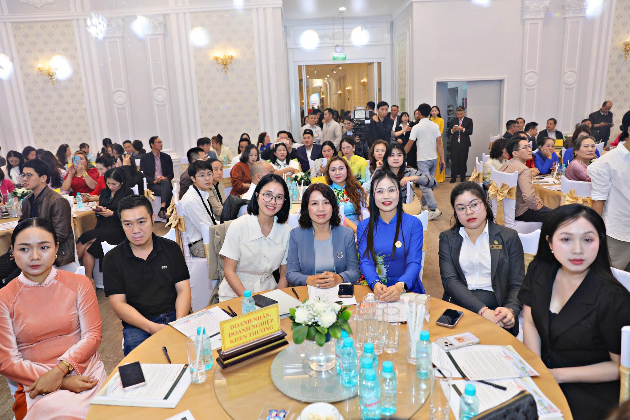 Các doanh nhân, doanh nghiệp tham dự chương trình
