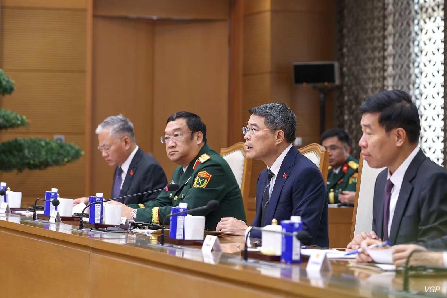 lao9.jpg