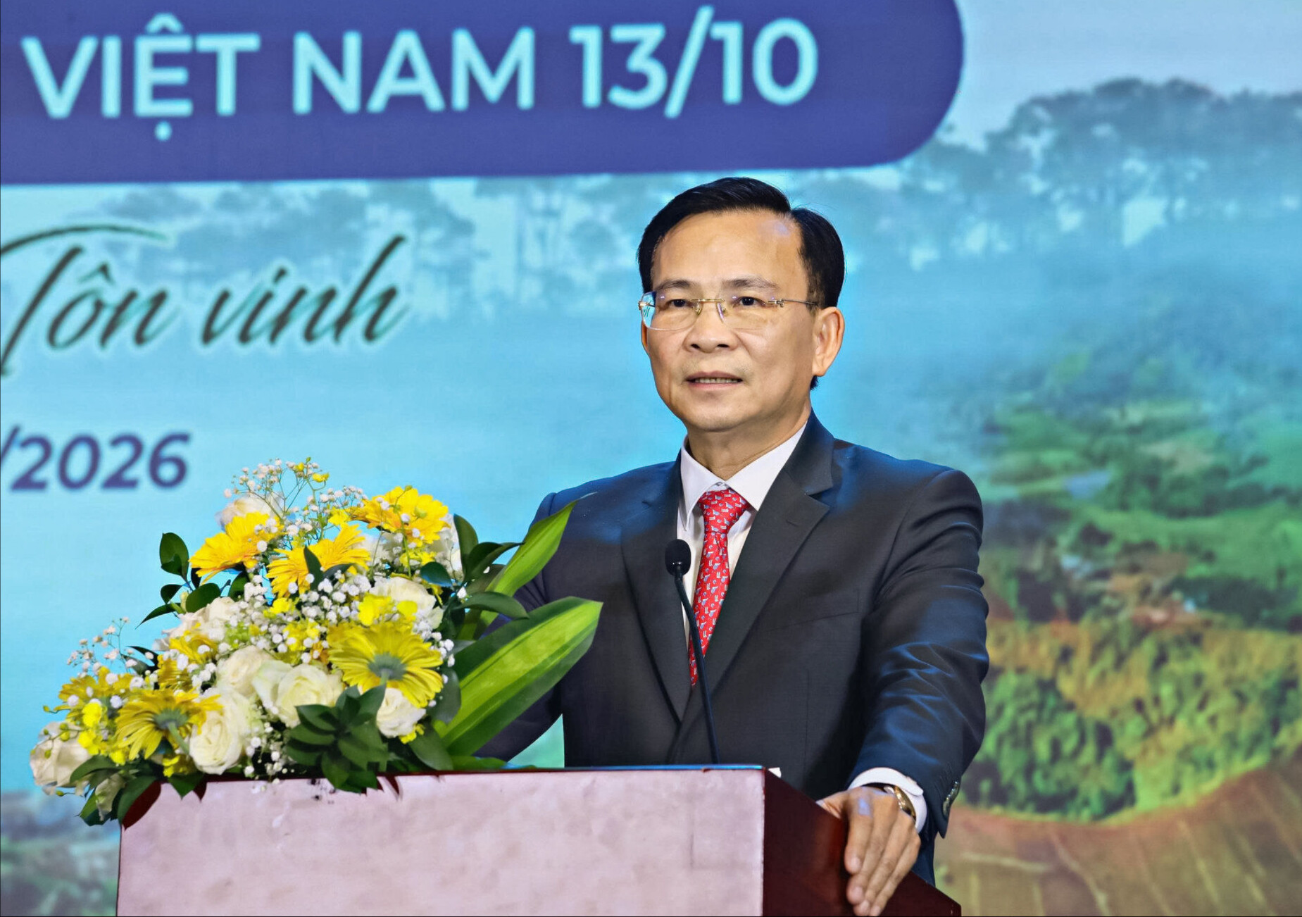 dong-chi-ho-van-muoi-uy-vien-ban-chap-hanh-trung-uong-dang-pho-bi-thu-tinh-uy-chu-tich-ubnd-tinh-lam-dong-phat-bieu-chuc-mung-1-.jpg