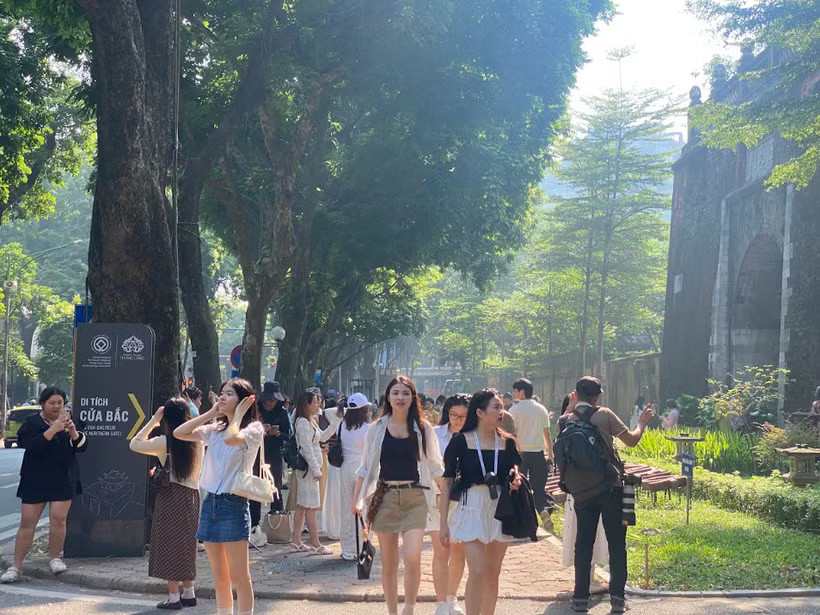 Tại Thủ đô Hà Nội, nhiệt độ thấp nhất từ 22-24 độ C, cao nhất từ 31-33 độ C. (Ảnh: Thanh Nga/Vietnam+)