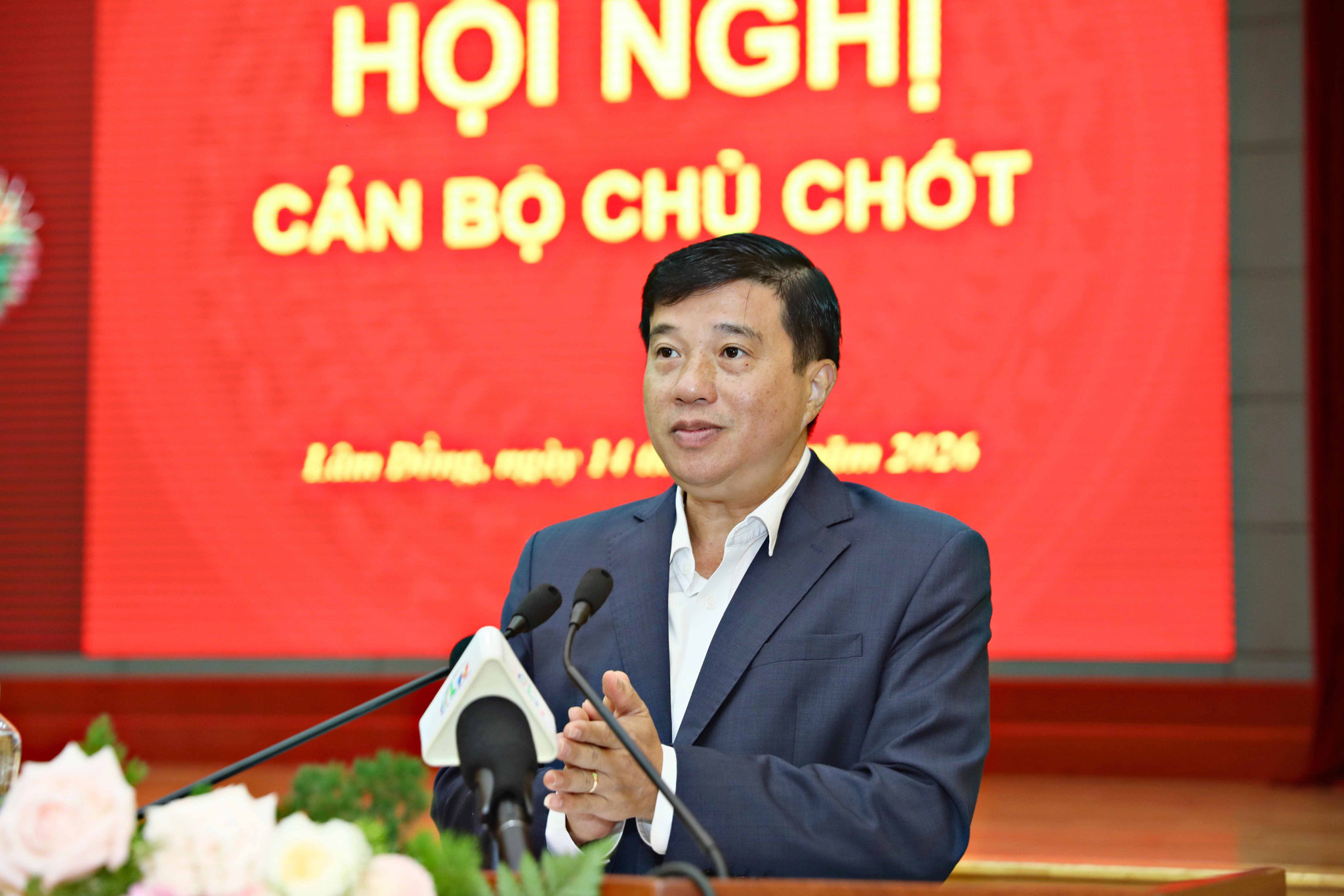 Đồng chí Y Thanh Hà Niê Kđăm, Ủy viên Ban Chấp hành Trung ương Đảng, Bí thư Tỉnh ủy, Trưởng Đoàn đại biểu Quốc hội tỉnh Lâm Đồng phát biểu khai mạc hội nghị