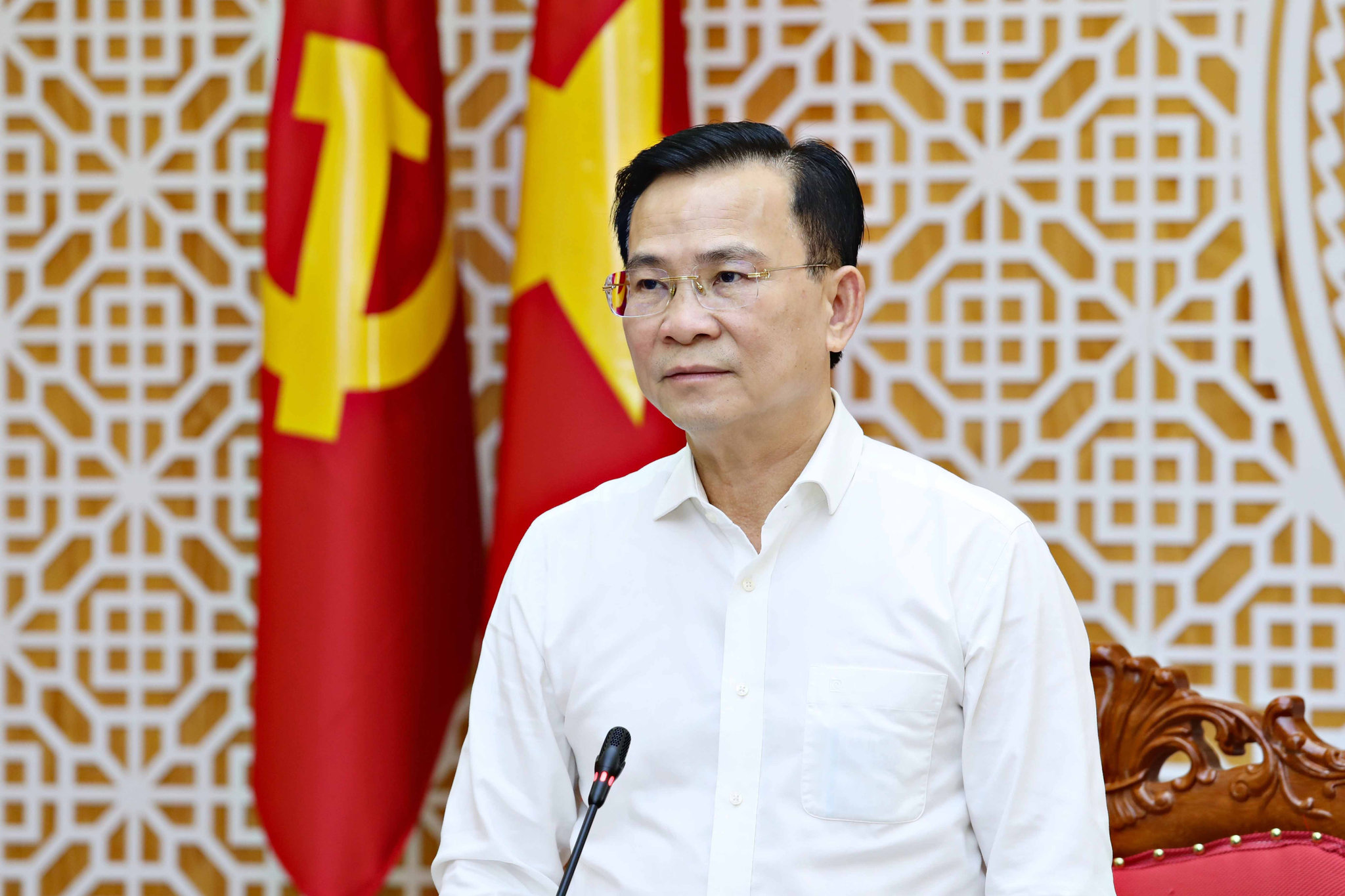 Đồng chí Hồ Văn Mười, Ủy viên Ban Chấp hành Trung ương Đảng, Phó Bí thư Tỉnh ủy, Chủ tịch UBND tỉnh Lâm Đồng yêu cầu Sở Khoa học và Công nghệ phải thực hiện khẩn trương giải ngân vốn đầu tư công đạt kế hoạch