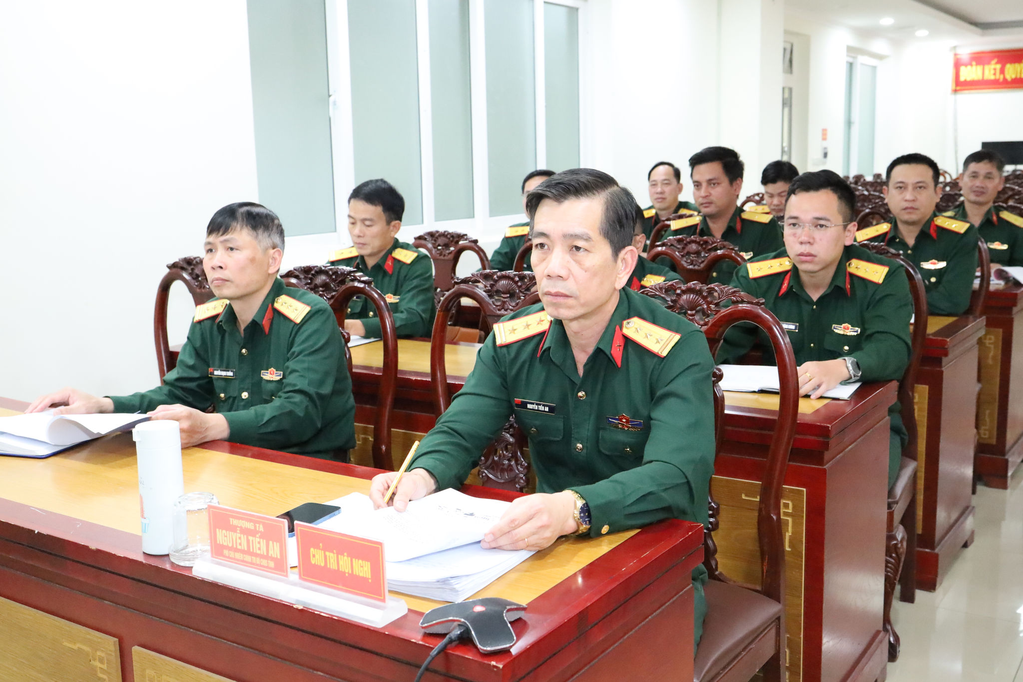 Đại biểu dự hội nghị tại điểm cầu Bộ CHQS tỉnh