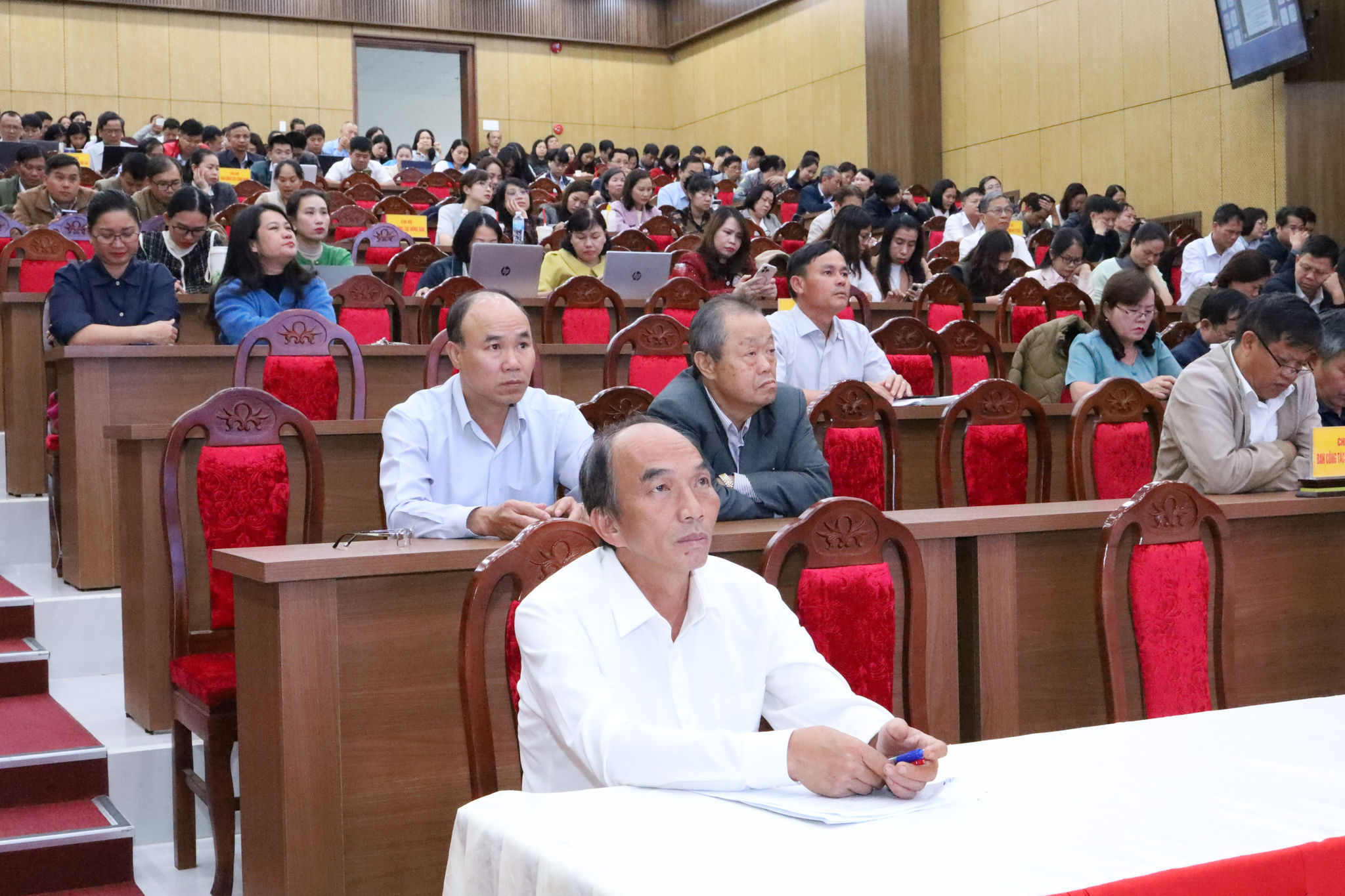 Đại biểu dự hội nghị tại điểm cầu Đảng ủy Ủy ban MTTQVN tỉnh