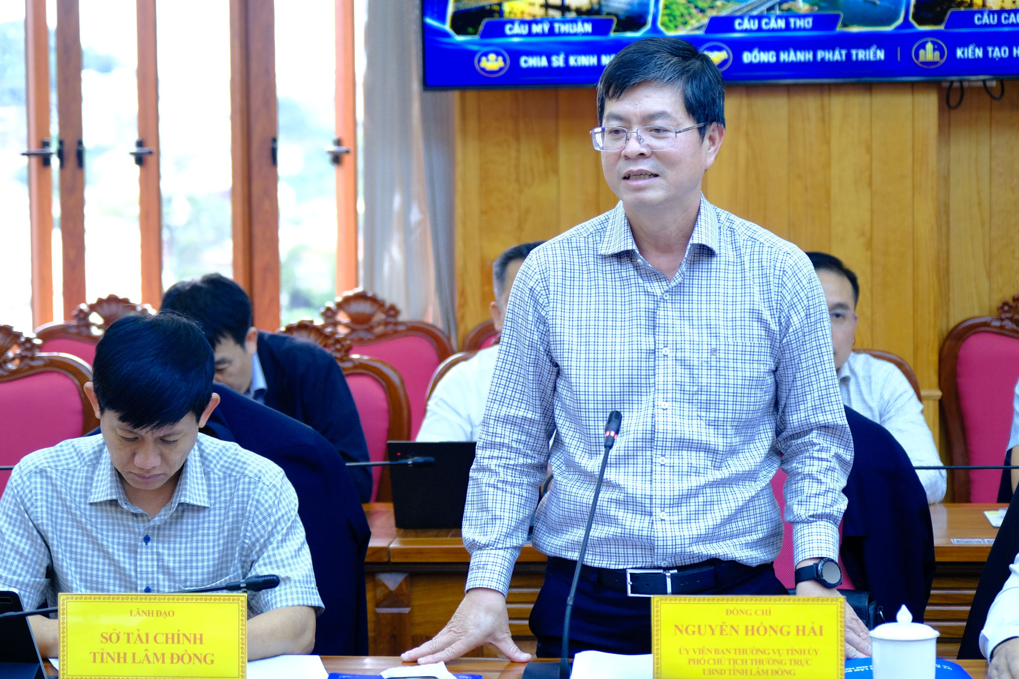 Đồng chí Nguyễn Hồng Hải, Phó Chủ tịch Thường trực UBND tỉnh Lâm Đồng phát biểu tại buổi làm việc
