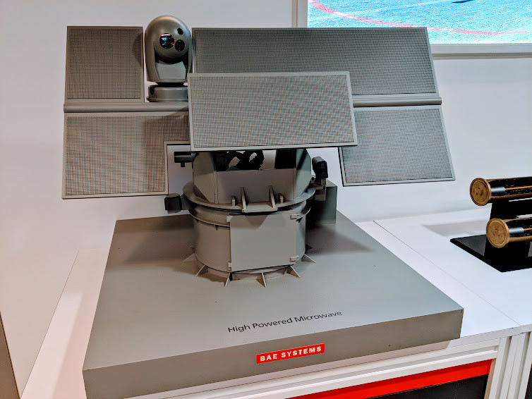 Hệ thống vũ khí vi sóng công suất cao HPM do BAE Systems phát triển tại triển lãm