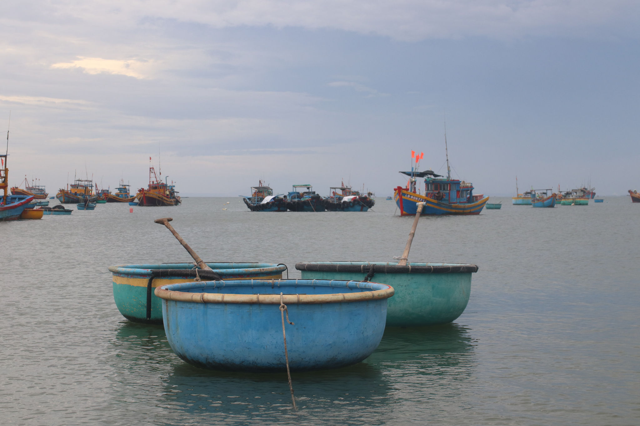 Khung cảnh biển bình yên tại làng chài Mũi Né