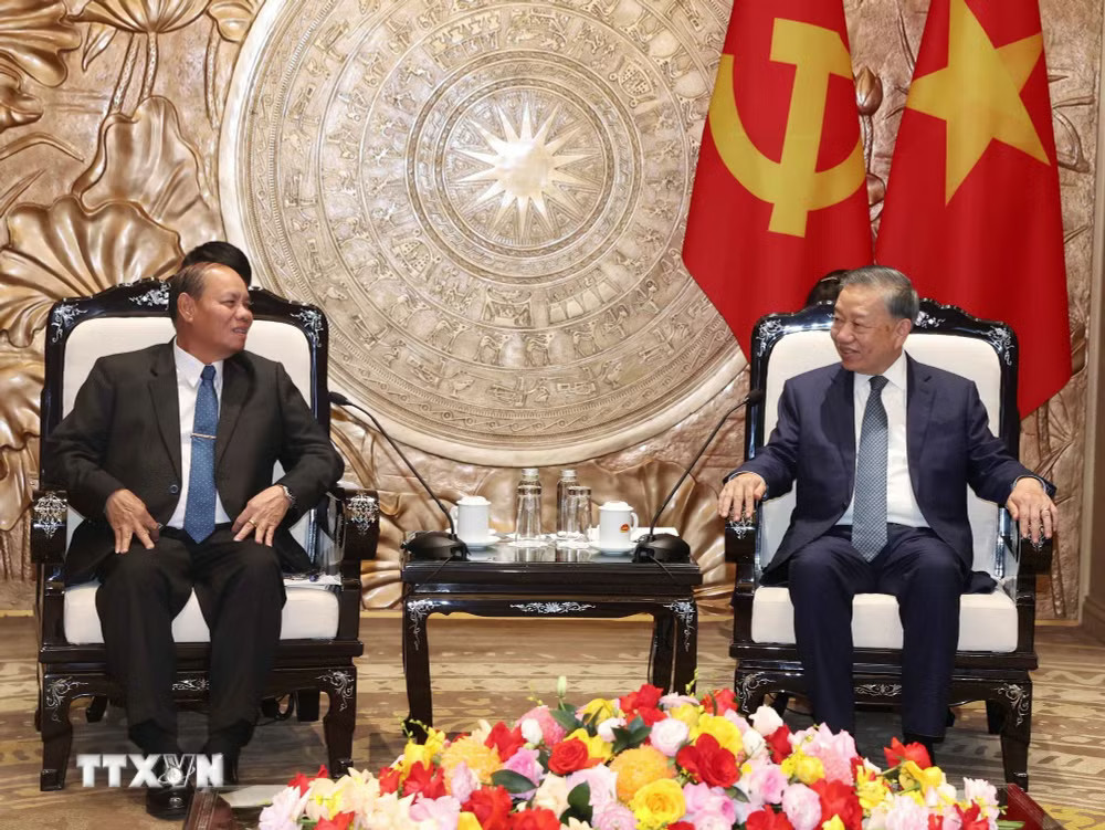 Tổng Bí thư, Chủ tịch nước Tô Lâm tiếp đồng chí Vilay Lakhamphong, Ủy viên Bộ Chính trị, Thường trực Ban Bí thư Trung ương Đảng Nhân dân Cách mạng Lào. (Ảnh: Thống Nhất/TTXVN) ttxvn_tong-bi-thu-chu-tich-nuoc-tiep-thuong-truc-ban-bi-thu-dang-nhan-dan-cach-mang-lao-9090612-3.jpg