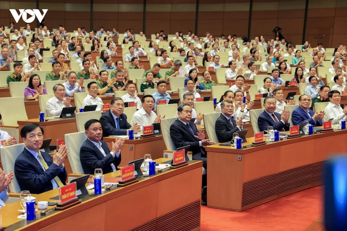 16-10_cac-dai-bieu-du-hoi-nghi.webp