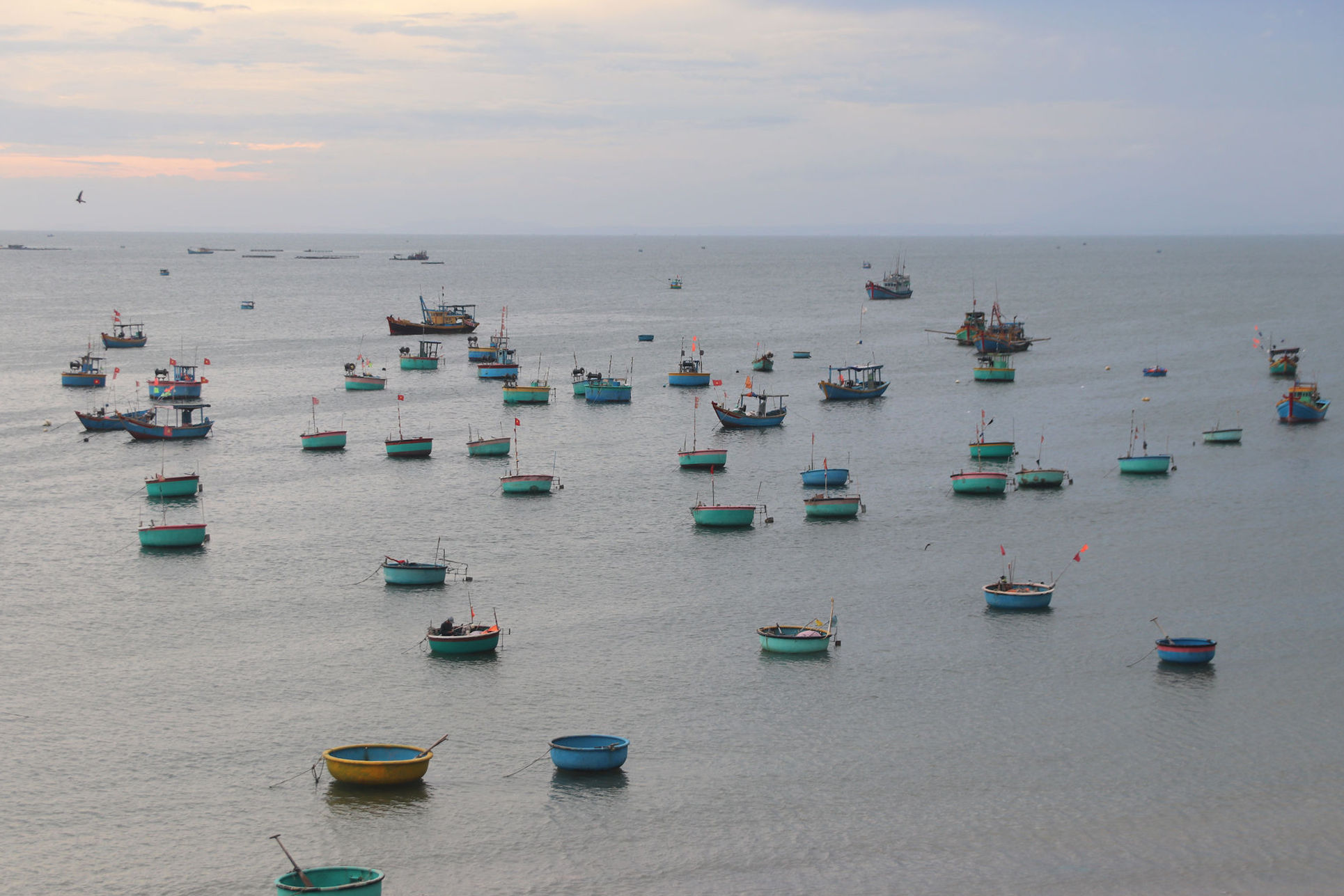 khung-canh-binh-yen-tai-lang-chai-mui-ne.jpg