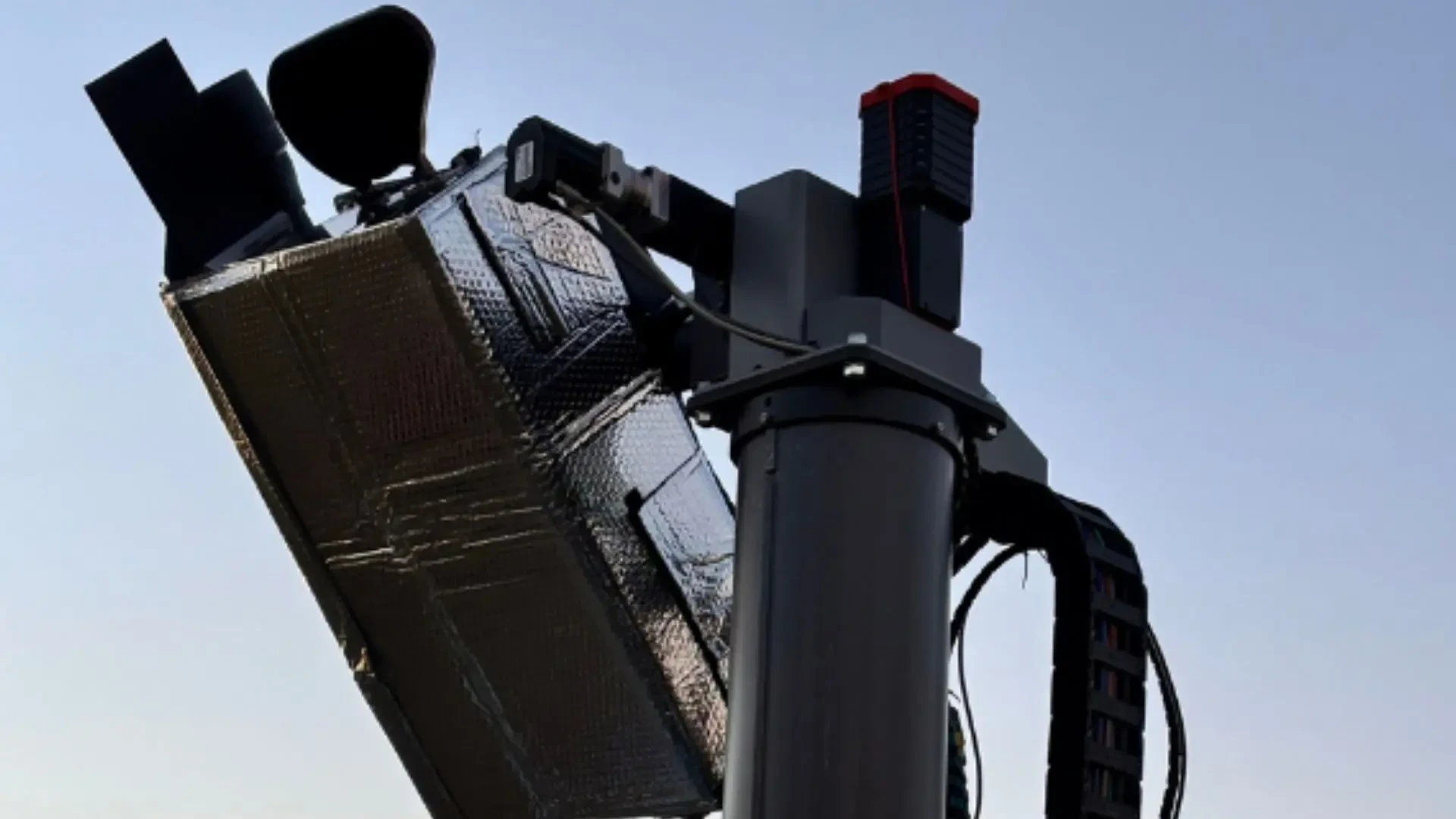 Bộ phát laser sạc pin của PowerLight.