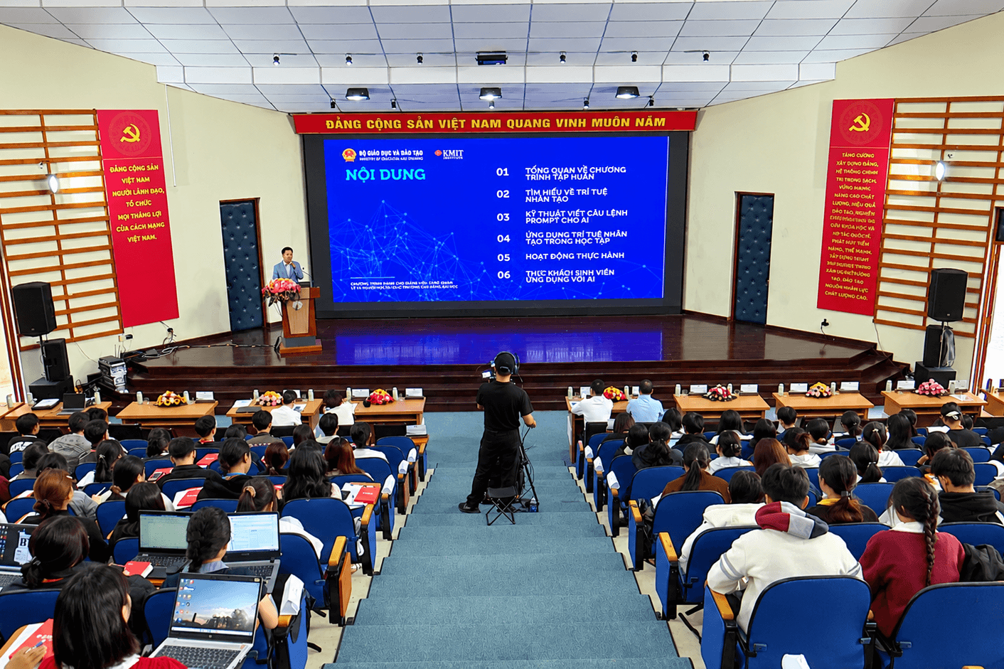  Quang cảnh buổi khai giảng