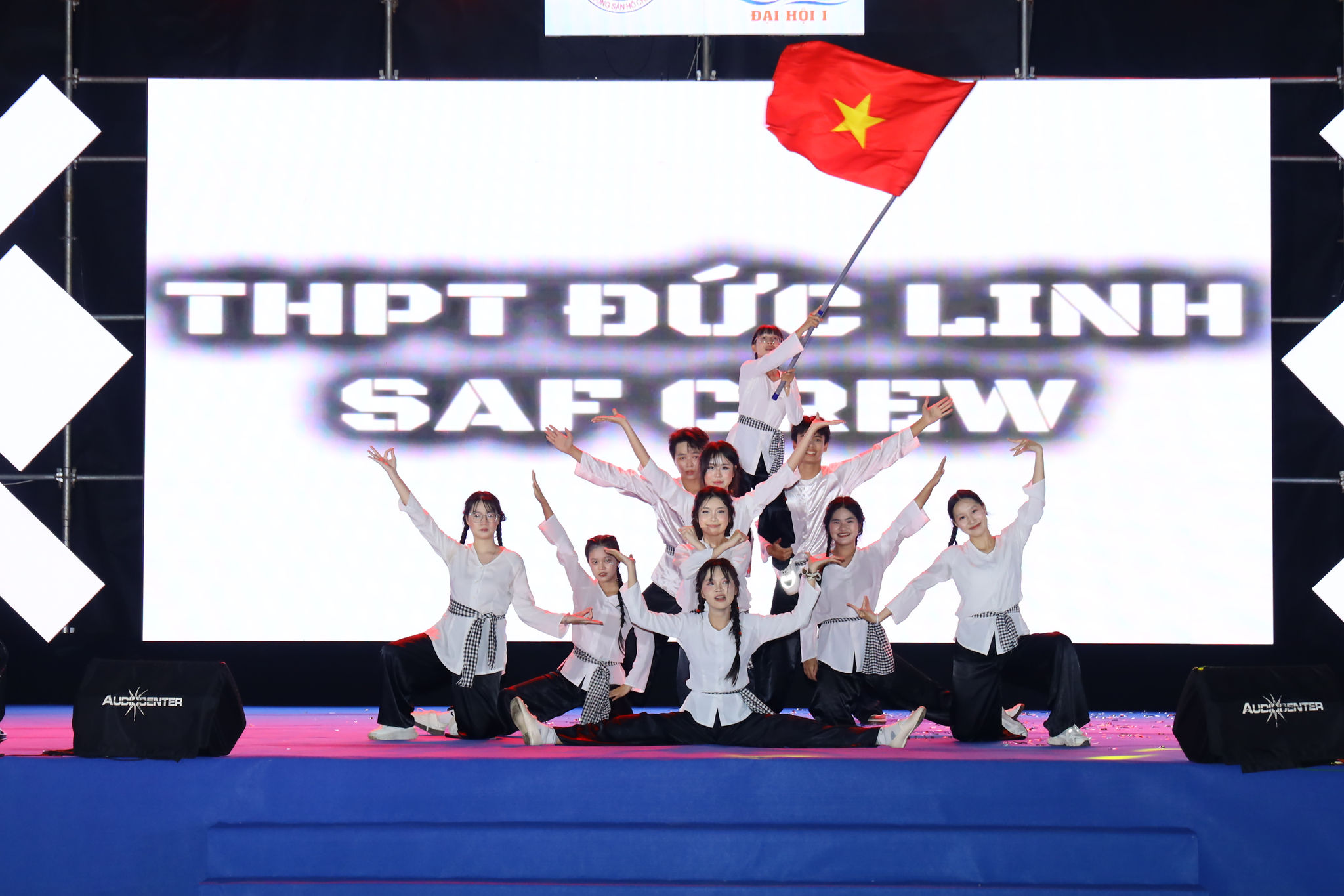 dbc7acf505e985b7dcf8.jpg