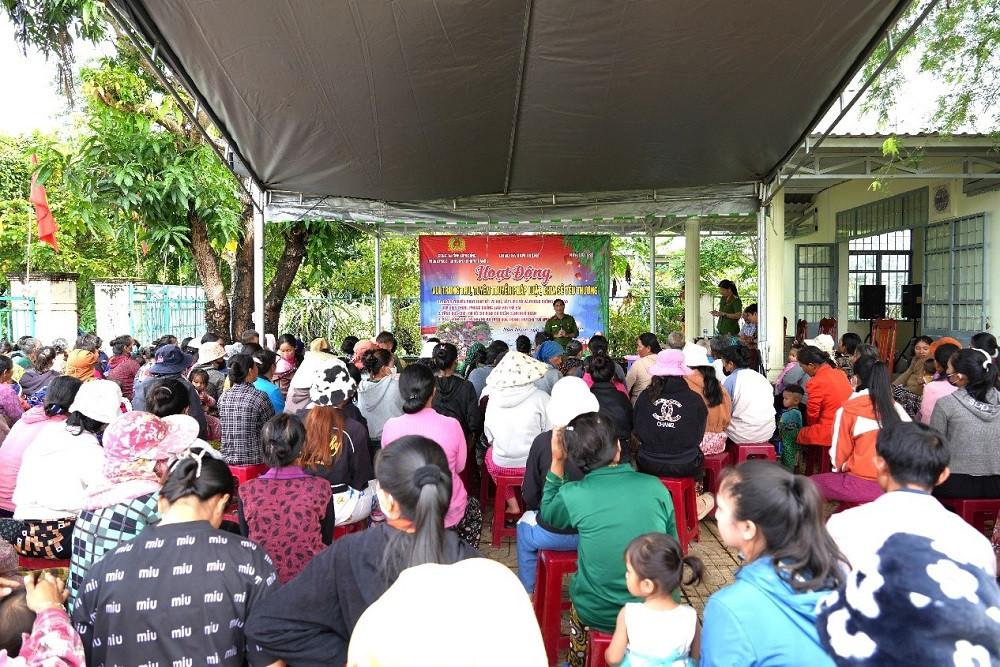 mâu thuẫn
