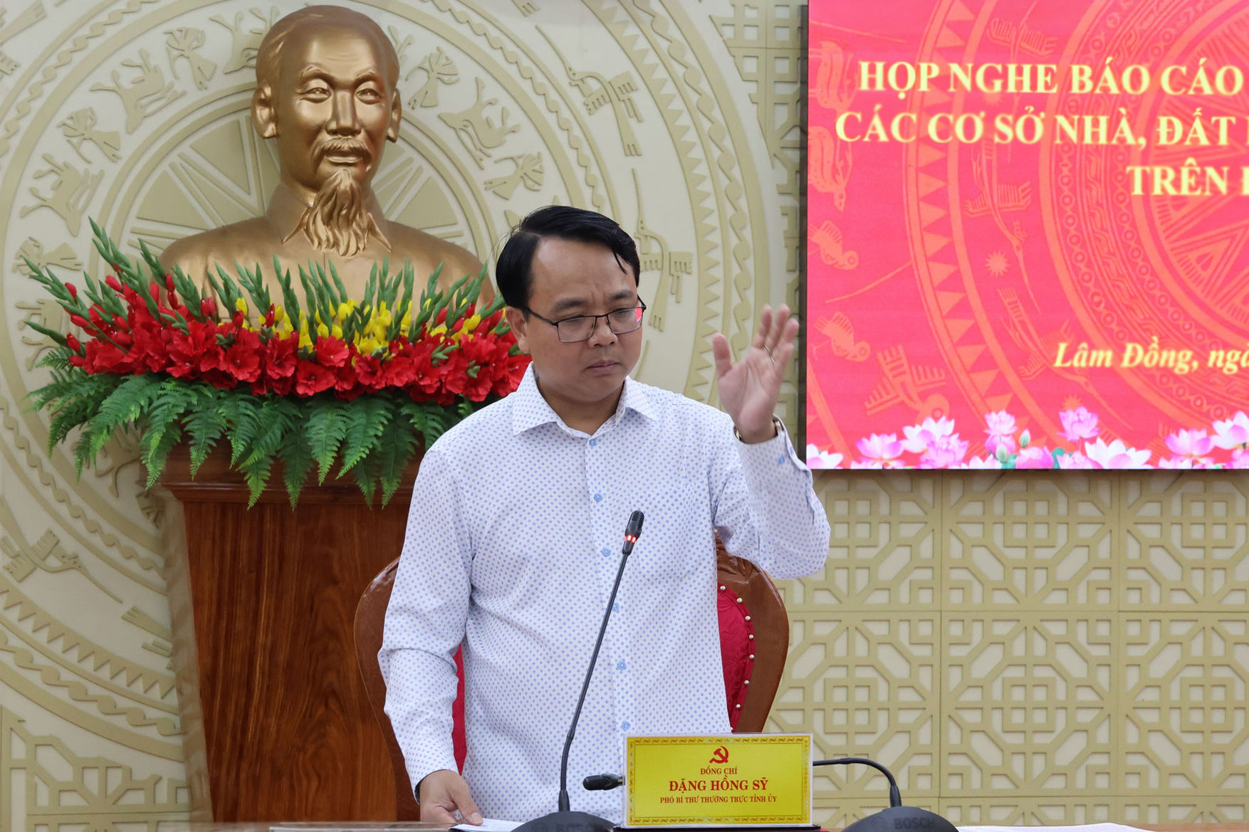 pho-bi-thu-thuong-truc-tinh-uy-dang-hong-sy-chi-dao-quyet-liet-cac-so-nganh-dia-phuong-khan-truong-hoan-thanh-xu-ly-tai-san-cong-doi-du-trong-thang-10-bao-cao.jpg