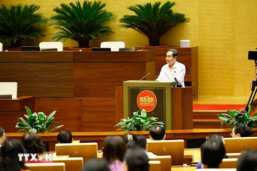 ttxvn_chu-tich-quoc-hoi-va-thu-tuong-gap-mat-cac-nu-dai-bieu-quoc-hoi-khoa-xvi-8.jpg