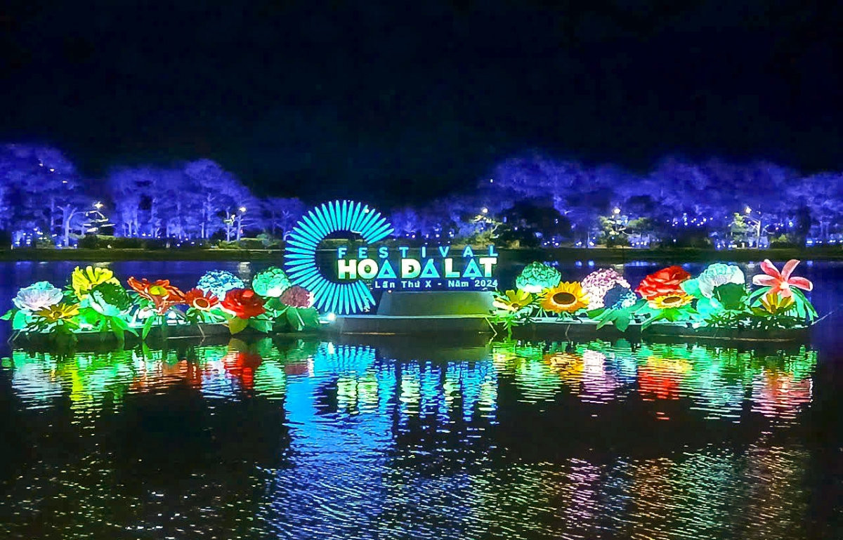 media.vov.vn-sites-default-files-styles-large-public-2024-12-_san_khau_festival_hoa_da_lat_3.jpg