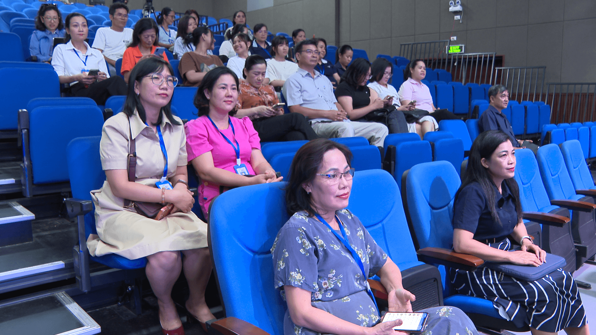 Các đại biểu tham dự tại điểm cầu cơ sở Phan Thiết