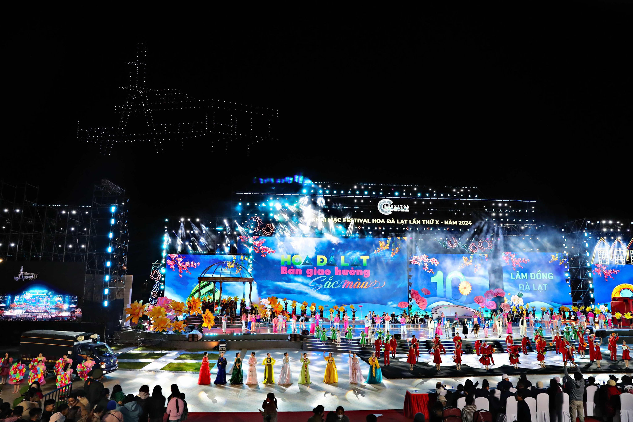 Sức hút của Festival góp phần quảng bá hình ảnh Đà Lạt, tạo cơ hội kết nối sản phẩm hoa với các hoạt động du lịch và dịch vụ. (Ảnh Chính Thành)