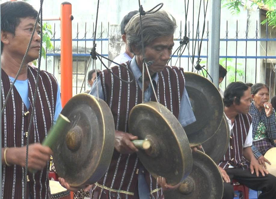 Tiếng chiêng của đồng bào Chơ ro xã Hoài Đức ngân vang vào dịp Lễ cúng thần Lúa.