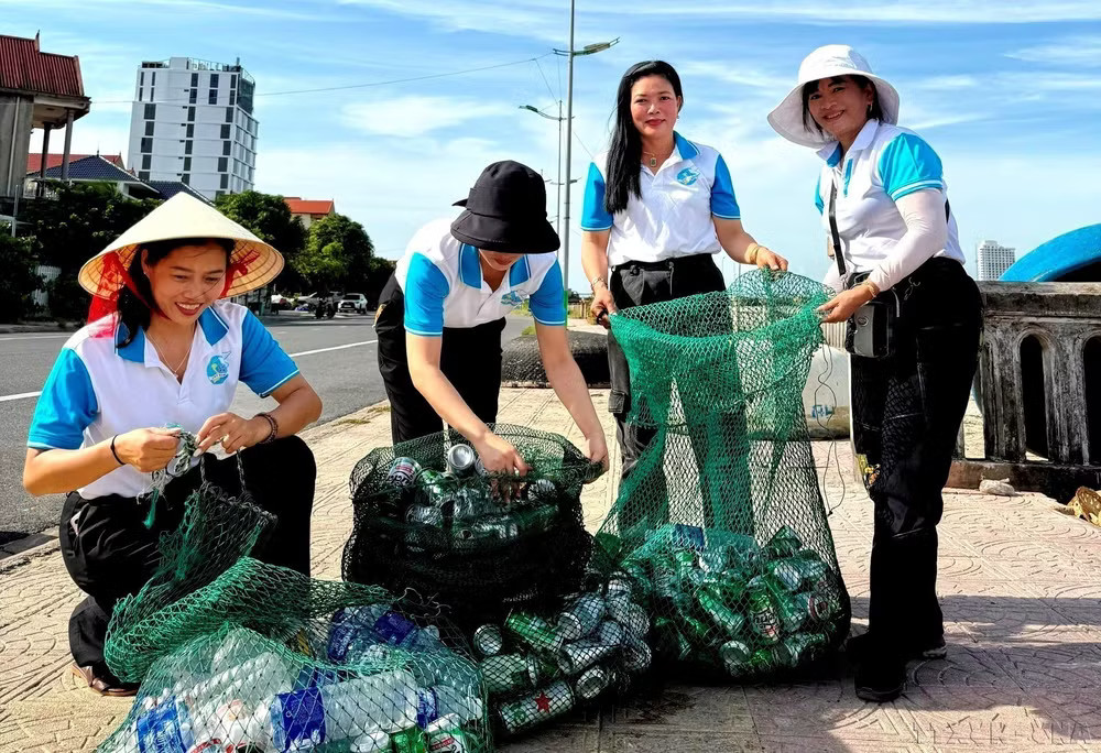 vna-potal-phu-nu-viet-nam-phat-huy-truyen-thong-ve-vang-trong-ky-nguyen-moi-8346214.jpg
